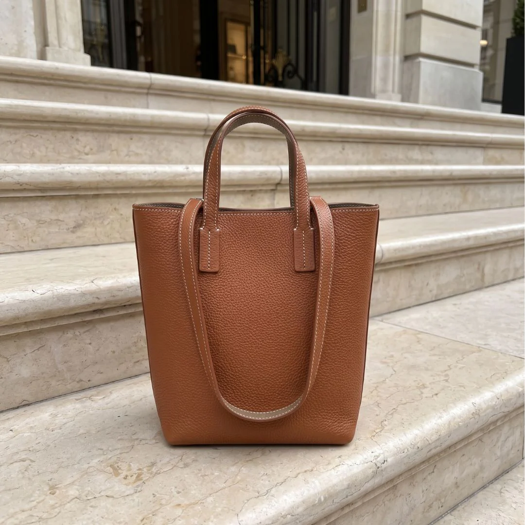 Audrey Contrast Bucket Tote - Image 9