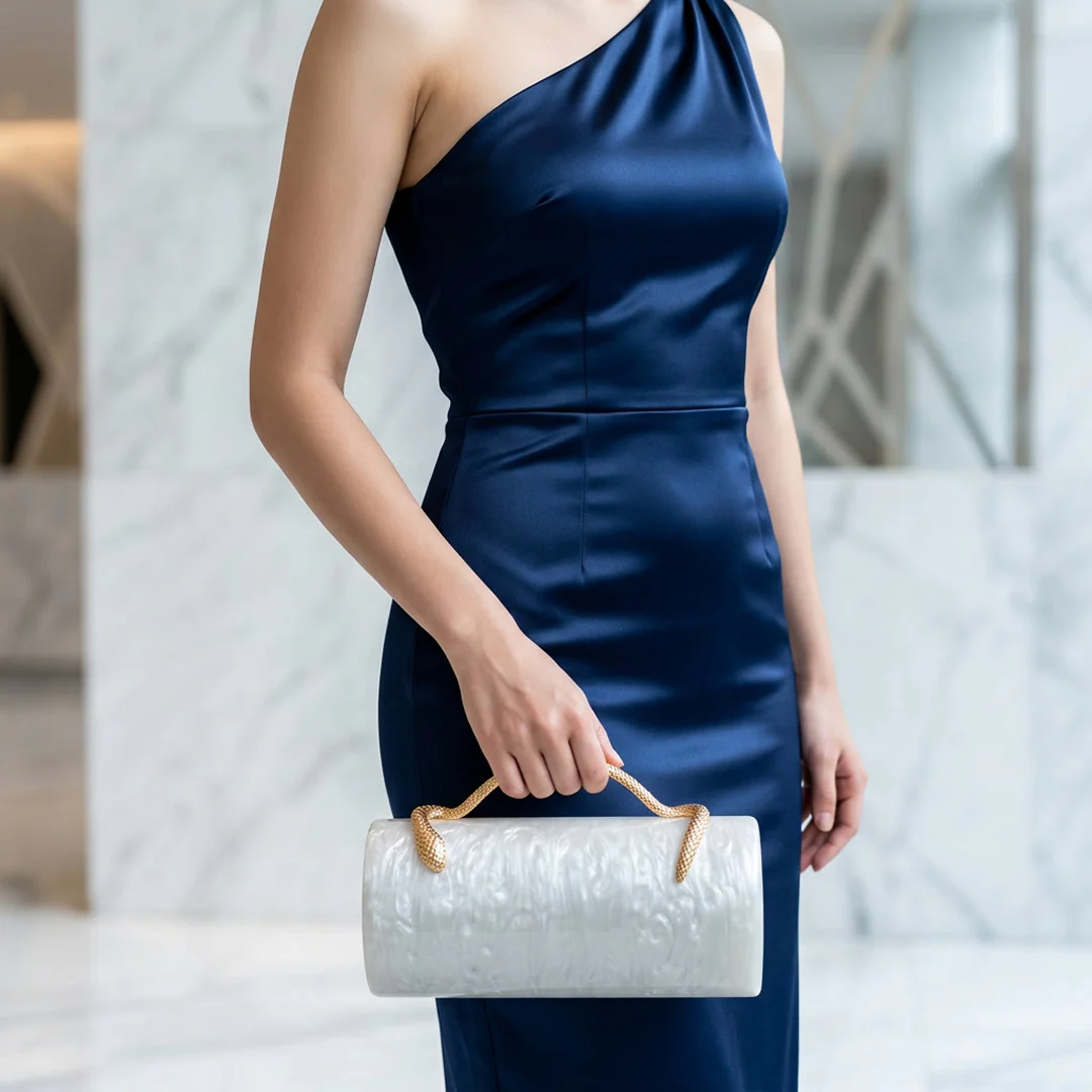 Maren Acrylic Clutch Bag - Image 7