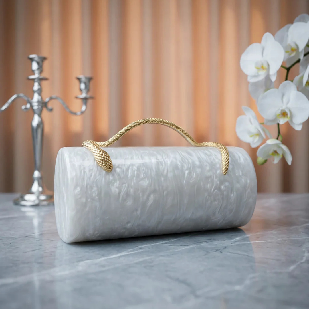 Maren Acrylic Clutch Bag - Image 8